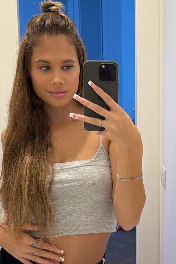 Cecile Petite Onlyfans