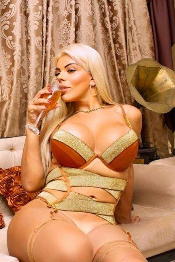 Christine Big Boobes OnlyFans