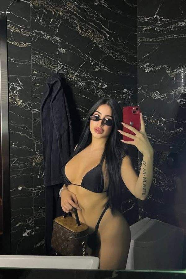 laura salis onlyfans