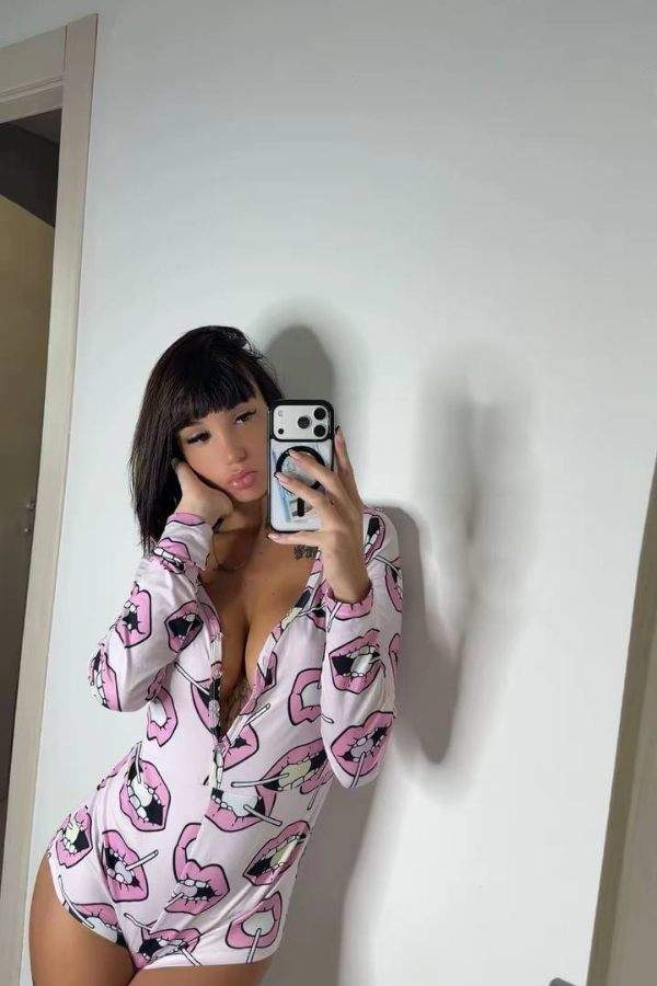 silvia minute onlyfans