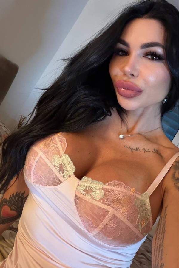 Andra Ungureanu onlyfans