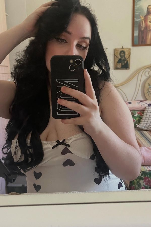 Giuly Dressed OnlyFans