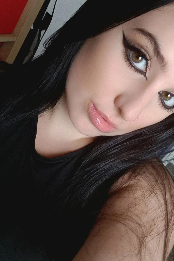 Giuly Dressed OnlyFans